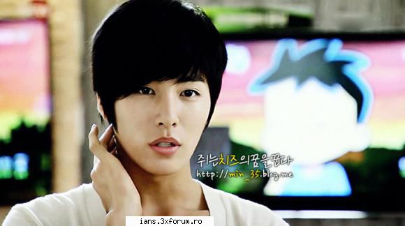 No Min Woo. - Green. - Artisti